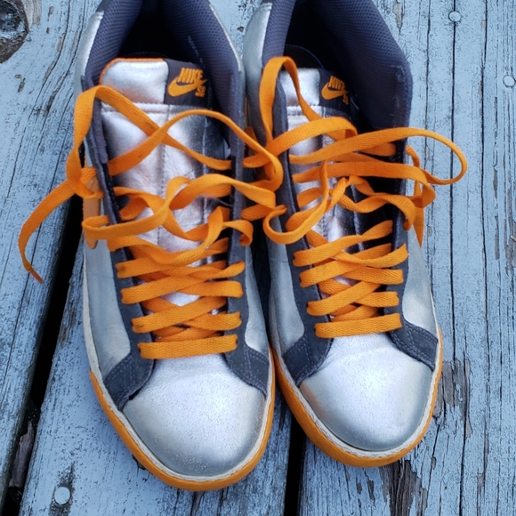 nike sb blazer independent